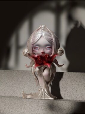 Sealed SKULLPANDA Petals in Four Acts - The Crown in Ashes